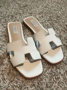 Steve Madden white H‑Cut Slide Mules